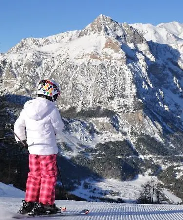 Szálloda Villaggio Olimpico 3*